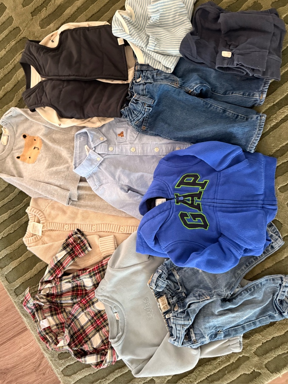 6-9 and 6-12 Months - Fall winter outfits - Boy- GAP, Carter’s, Children’s Place